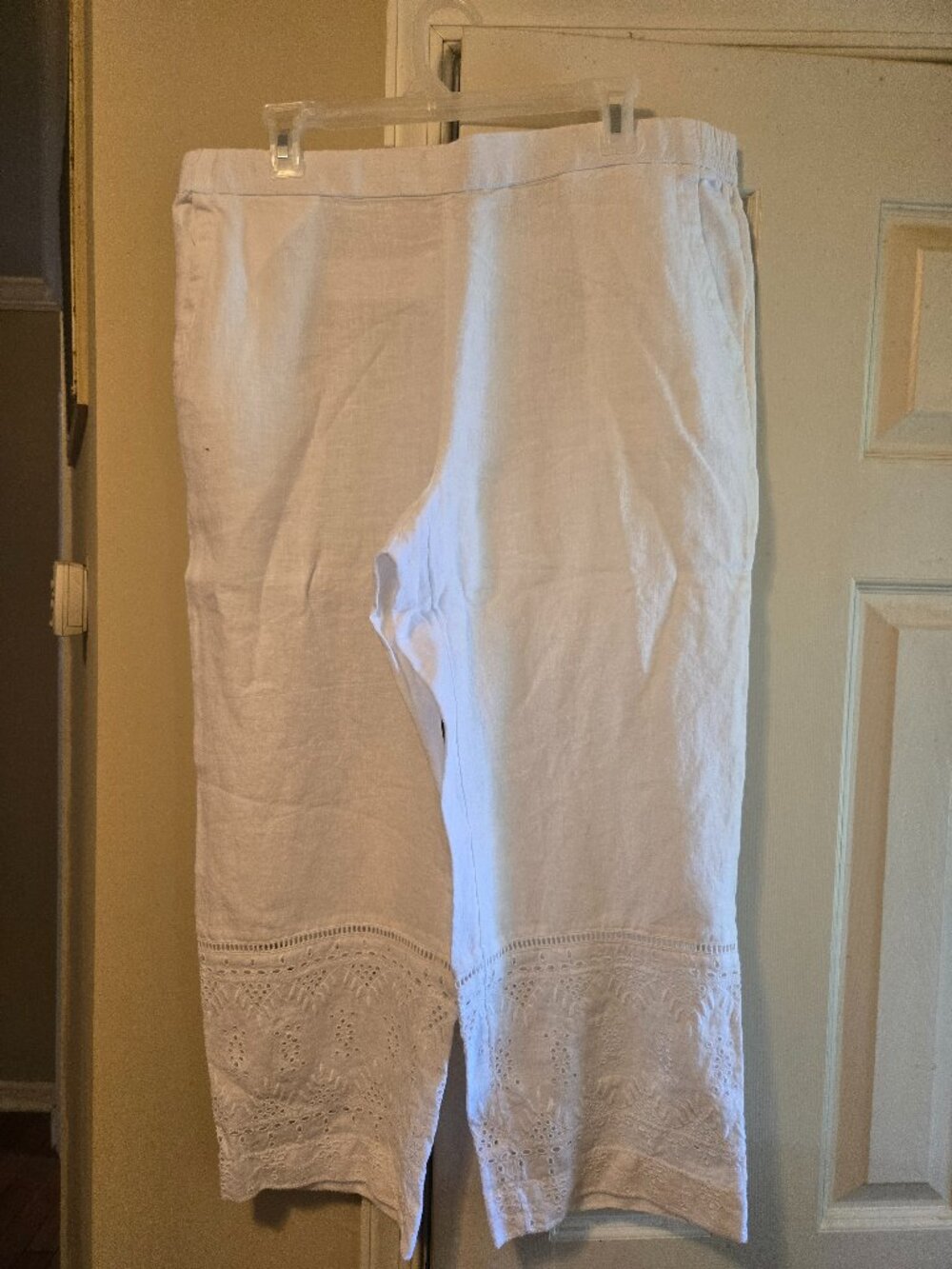 Linen Charter Club L cropped pant with lace on hem